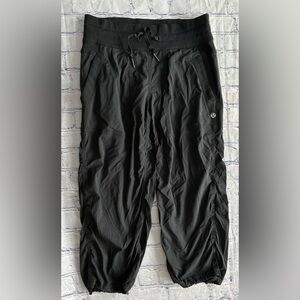 LULULEMON womens size 4 studio dance capris pants